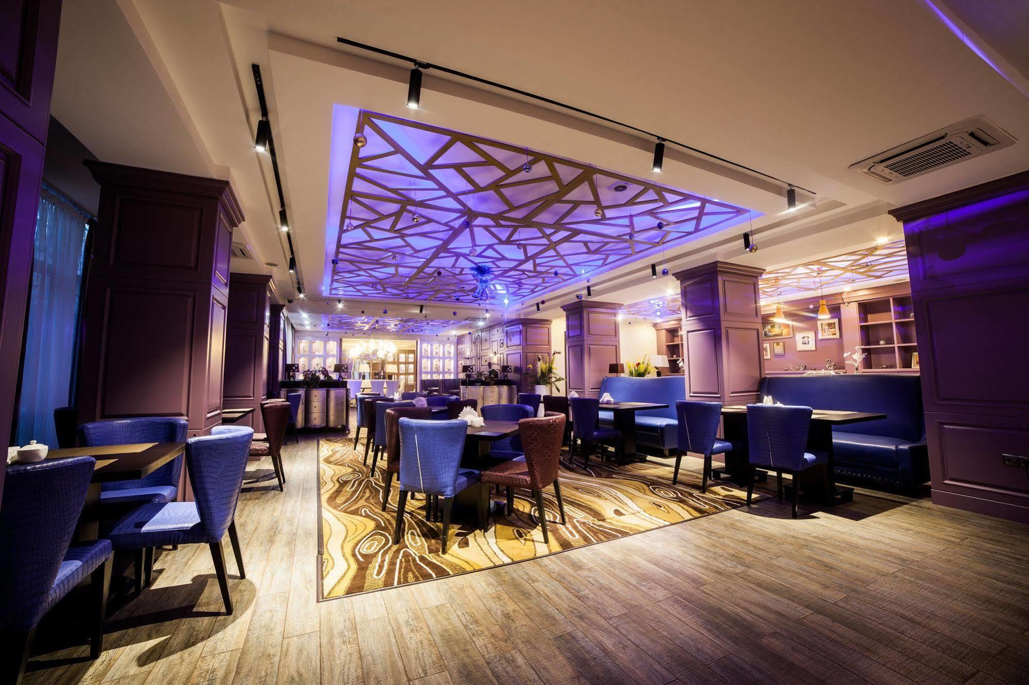 Absolute Hotel Nur-Sultan  Exterior photo