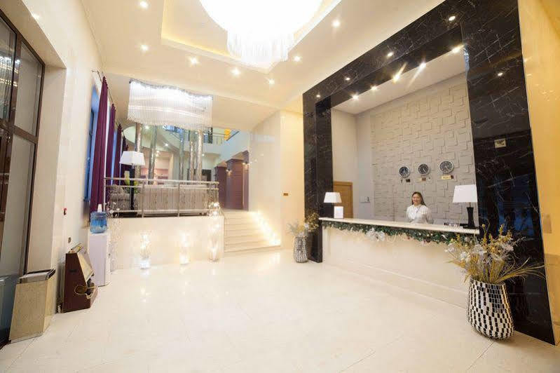 Absolute Hotel Nur-Sultan  Exterior photo